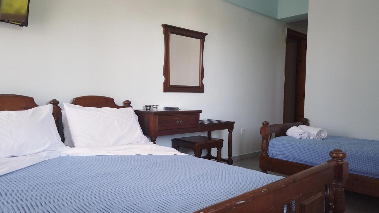 Fistiki Rooms Agia Marina  Exteriör bild